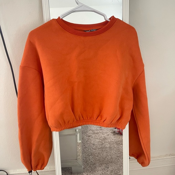 Tops - Crop Sweatshirt